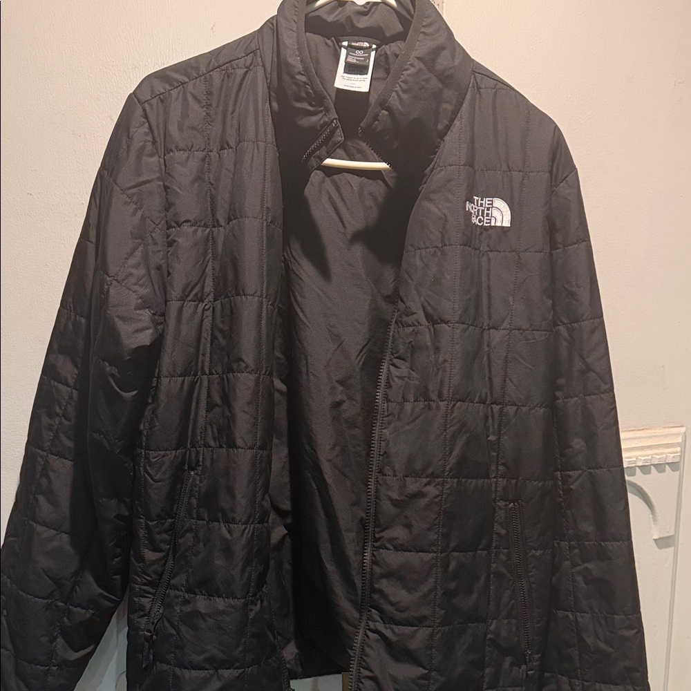 The North Face Men's Quilted Black Puffer Jacket - Picture 4 of 5
